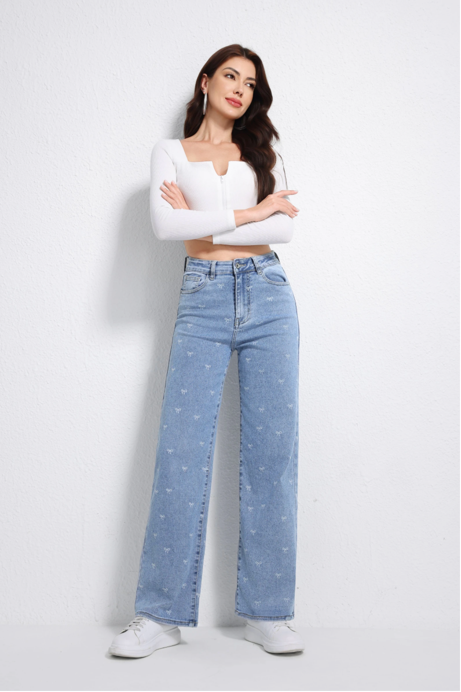 Weite Jeans mit Schleifenmuster